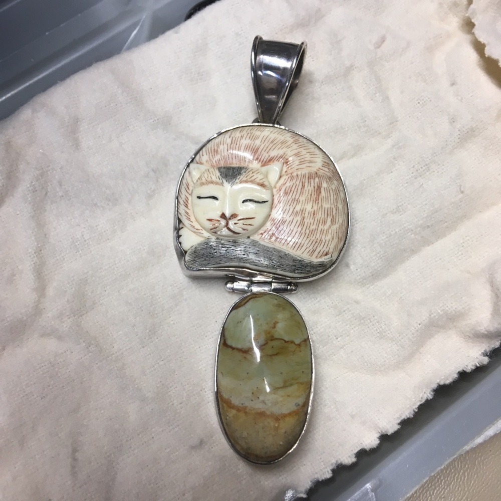 Cat charm